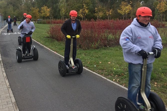 2 Hour Super Segway City Tour of Warsaw - Your 2-Hour Warsaw Route: River Views and Fountain Park Moments