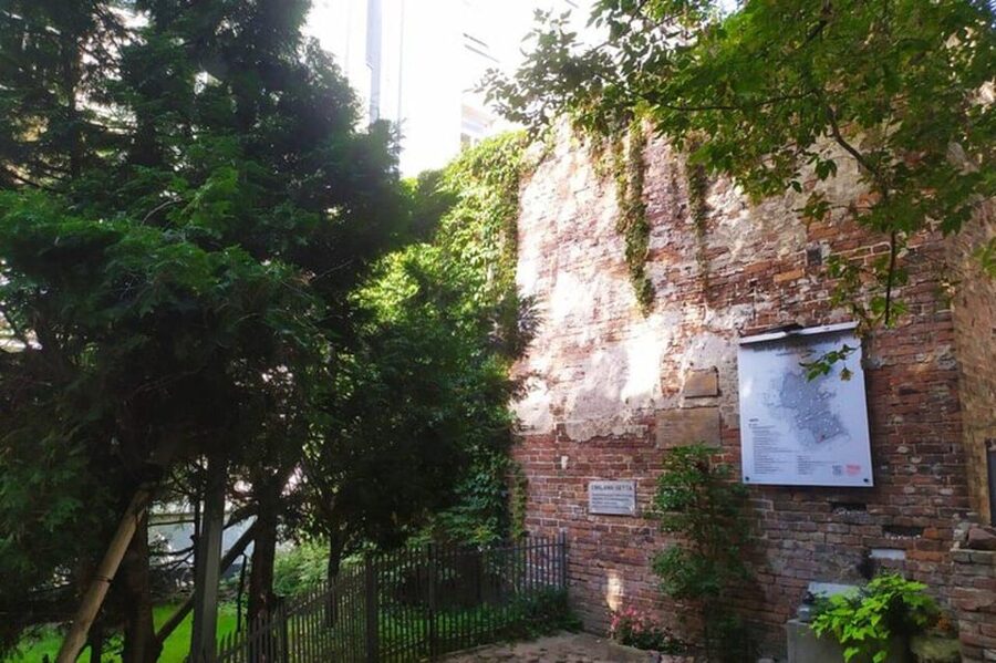 A unique walking tour of Jewish Warsaw -- past and present - Why the guide makes this tour worth $32