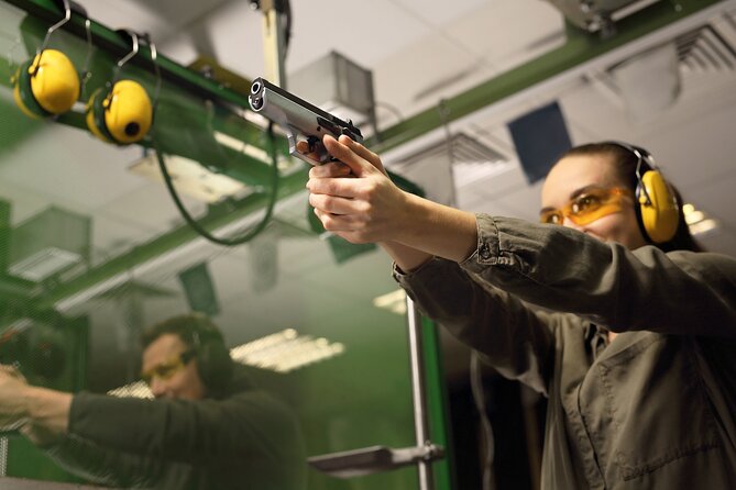 Agvo Shooting Range Experience in Warsaw - Price and value in Warsaw for guided indoor shooting