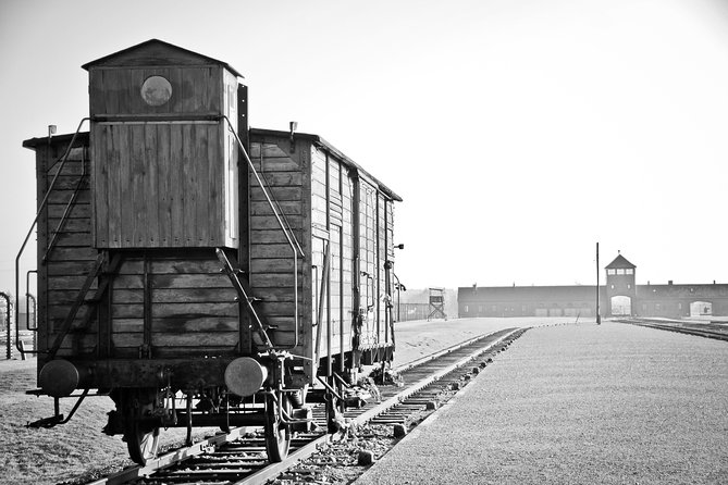 Auschwitz - Full Day Tour from Warsaw by private car - A 6:00 am start from Warsaw (and why it helps)