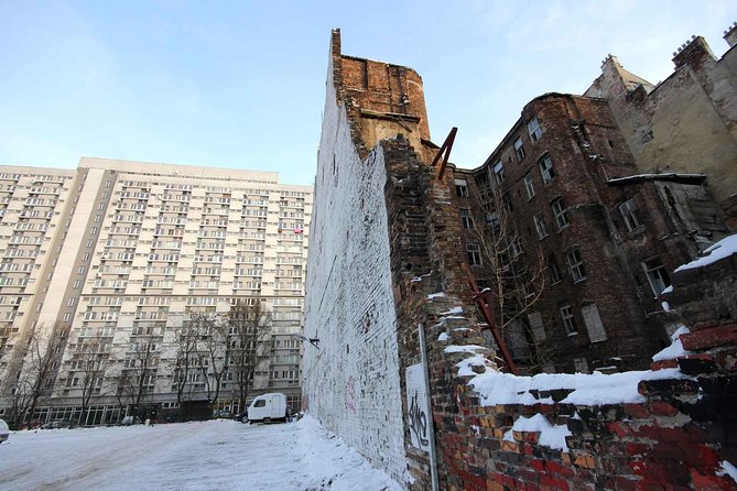 Communist Warsaw: private tour by retro minibus with hotel pickup - Muranów: the idea of a model socialist neighborhood