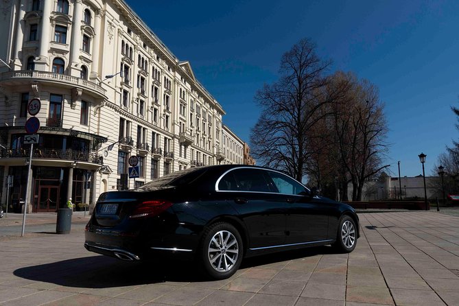 First class Warsaw Airport Transfer (WAW) - Service quality: punctual drivers, clean cars, and a VIP tone that isn’t loud