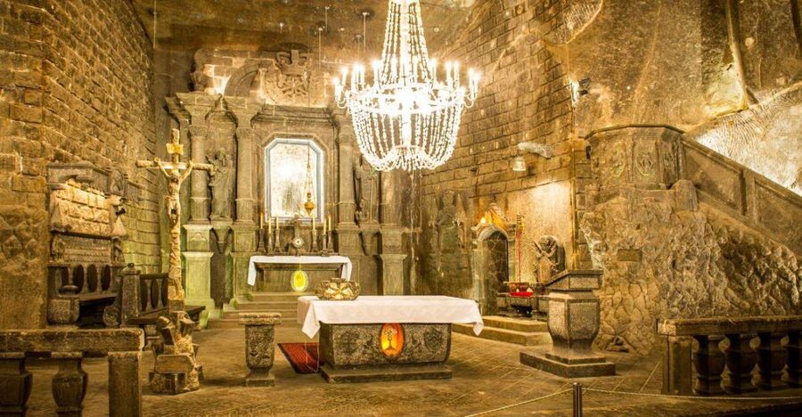 From Warsaw: Guided Tour to Wieliczka Salt Mine and Krakow - Warsaw to Krakow by train: why the timing works