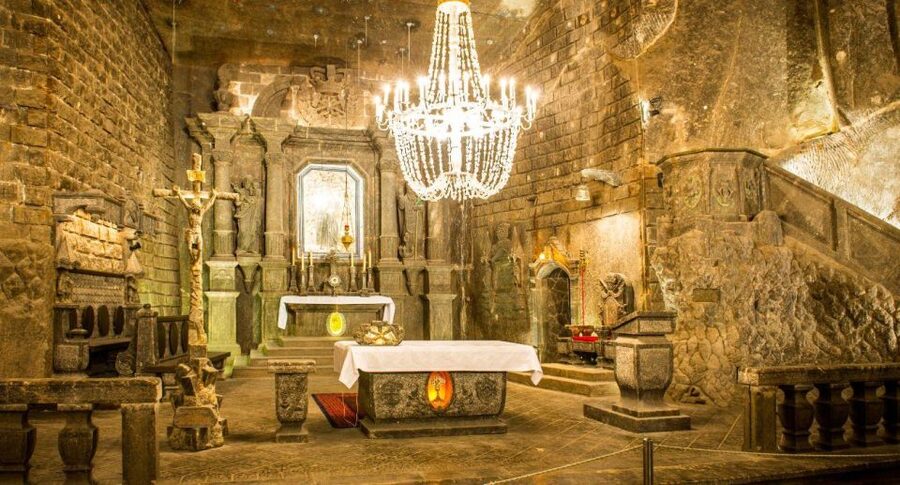 From Warsaw: Guided Tour to Wieliczka Salt Mine and Krakow - Inside the Wieliczka Salt Mine: what your 2.5 hours is really for