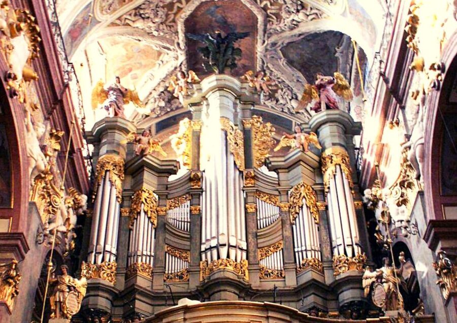 From Warsaw: Jasna Gora & Black Madonna Small Group Tour - The timing: 1.5 hours of monastery time plus lunch plus free time