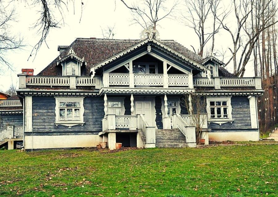 From Warsaw: Small-Group Tour to Bialowieza National Park - Park Palace Gardens, an Old Wooden Manor, and St. Nicholas’ Red-Brick Church