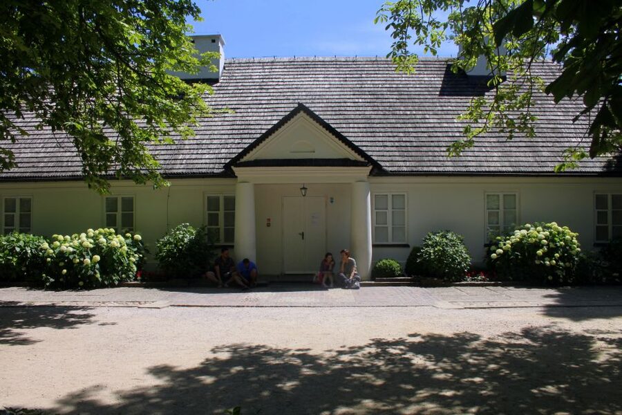 From Warsaw: Tour to Chopin's Birthplace - Żelazowa Wola - The Warsaw pickup and the 1-hour ride that actually makes sense