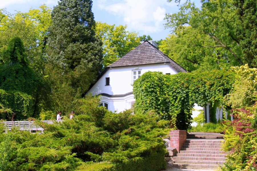 From Warsaw: Tour to Chopin's Birthplace - Żelazowa Wola - Price and value: is $205 per person fair for this route?