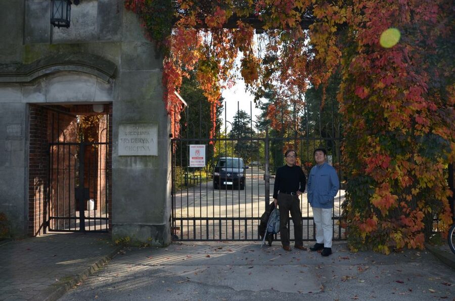 From Warsaw: Tour to Chopin's Birthplace - Żelazowa Wola - Entering the Chopin birthplace manor and museum experience