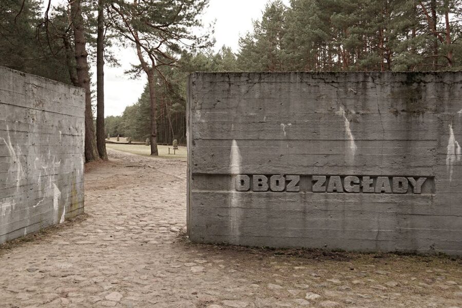 From Warsaw: Treblinka Camp 6-Hour Private Tour - Lunch With Drinks: A Practical Buffer for an Intense Day