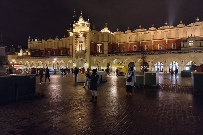 Full-Day Tour From Warsaw to Auschwitz (guided) and Krakow by car - Auschwitz-Birkenau with an English Guide: What to Expect