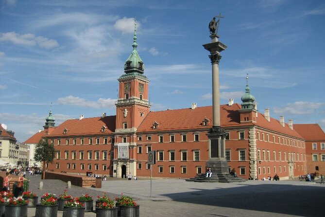 Ghost stories of Warsaw Private Night Tour - How the guide tells the legend story so it actually sticks