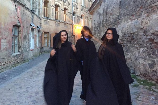 Ghost stories of Warsaw Private Night Tour - Stop 1: Warsaw Barbican and the stories it carries