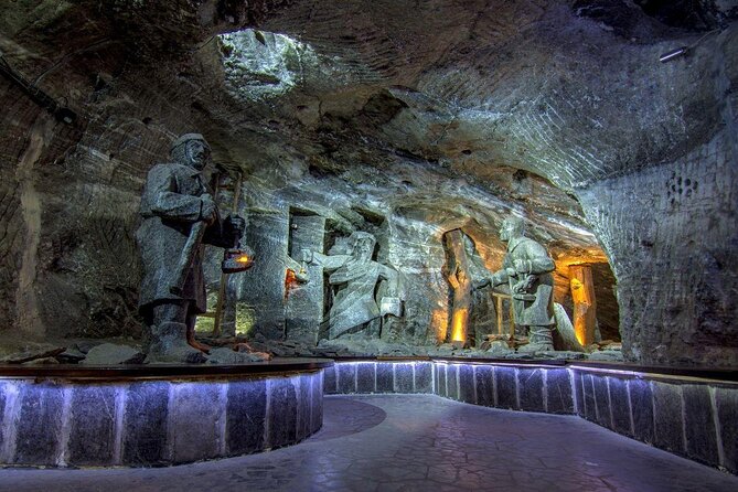 Krakow and Wieliczka Small Group Tour from Warsaw with Lunch - Key points