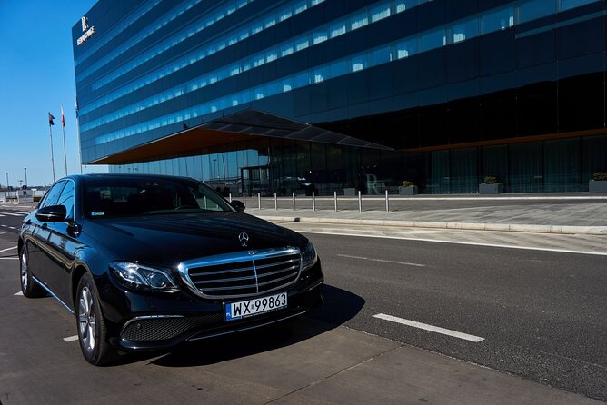 Luxury Warsaw Chopin Airport Transfer by private Limousine - Warsaw Chopin to the city, minus the airport headache