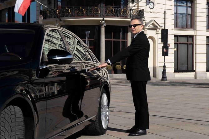 Luxury Warsaw Chopin Airport Transfer by private Limousine - What the Mercedes transfer feels like once you’re in the car