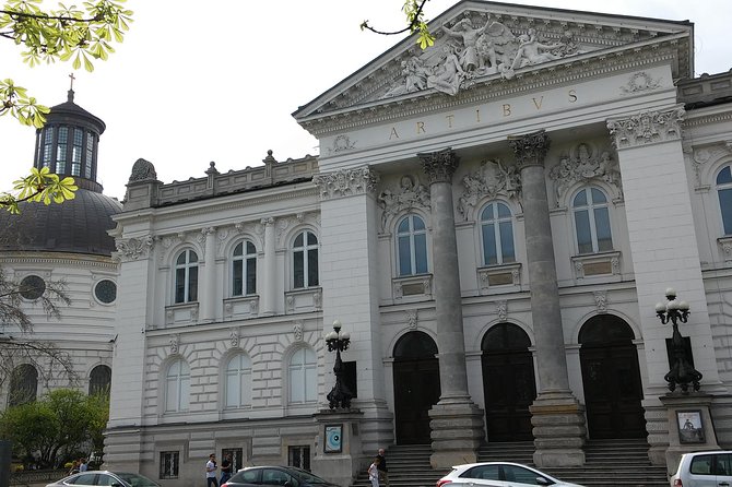 Multi-ethnic Warsaw - guided walk through the old town - Who should book this tour (and who might prefer to wander)