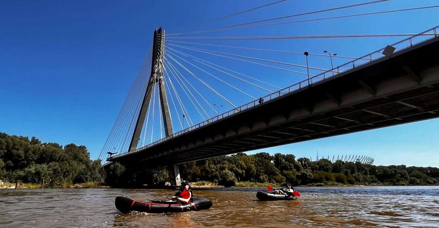 Packrafting kayaking guided tour Vistula river Warsaw Poland - Where you meet, where you start: Most Łazienkowski area to Port Czerniakowski