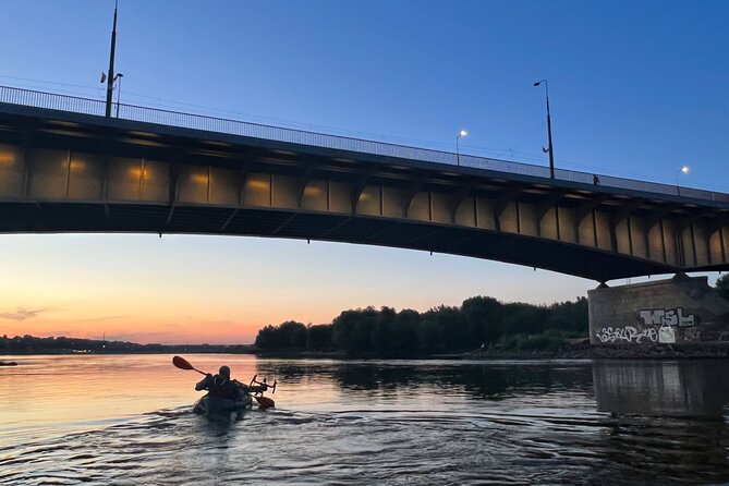 Packrafting / Kayaking Vistula River, Warsaw - Stop 3: Copernicus Science Centre Along the Waterline