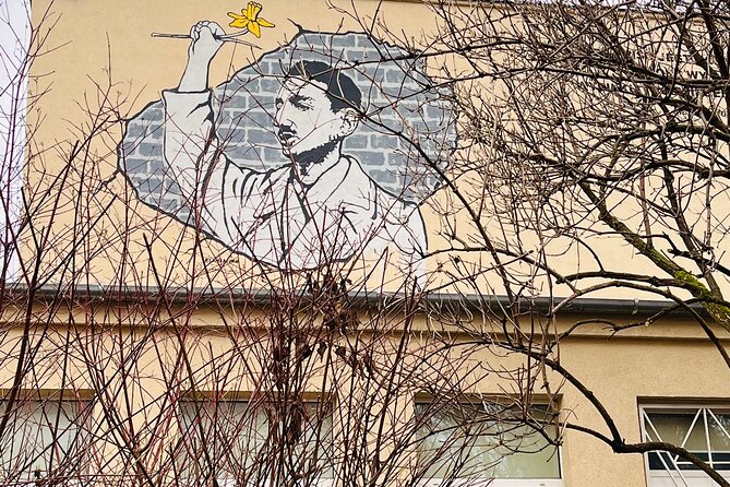 Past Meets Present in Warsaw's Jewish Ghetto - Zydowski Instytut Historyczny: where documentary memory meets a real building