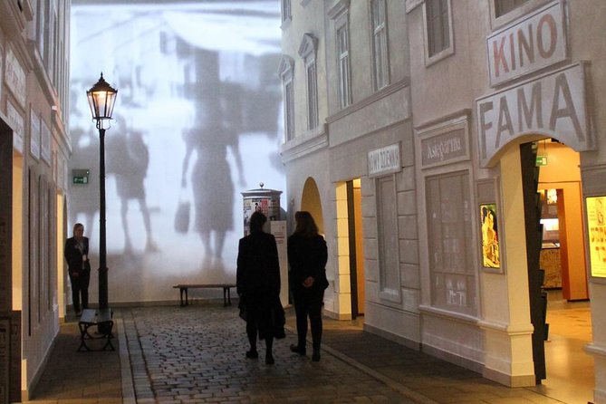 POLIN Museum of the History of Polish Jews : SMALL GROUP /inc. Pick-up/ - Inside POLIN: virtual library and multimedia you can’t fake