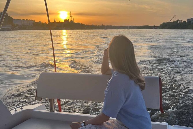 Private Cruise on Vistula in Warsaw for 9 with our Helmsman - Copernicus Science Centre and Museum of Modern Art: Modern Warsaw, Framed by the River