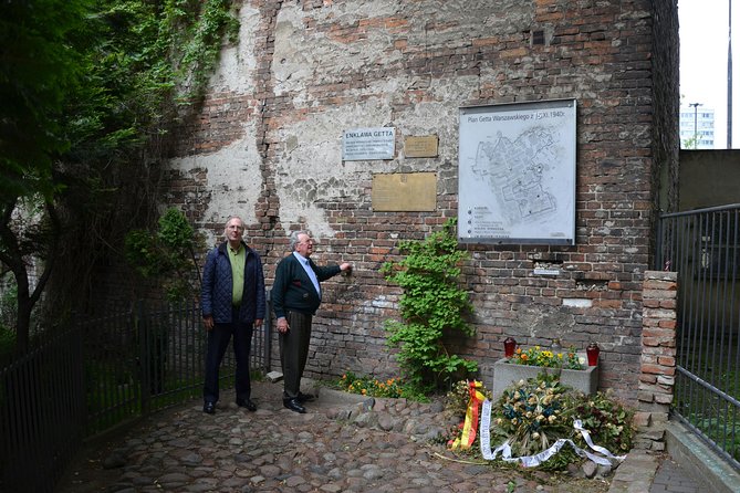Private Historical Tour of Warsaw by a Retro Fiat with Pickup - The Monument to the Heroes of the Ghetto and Mordechaj Anielewicz