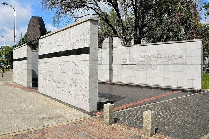 Private Tour: Warsaw Ghetto with a local Historian - Price and value: what you’re paying for (and when it’s worth it)
