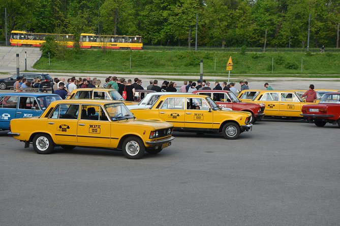 Private Tour: Warsaw's Communist History by Retro Fiat - Stop 7: Mariensztat Square and the Communist-era housing blocks