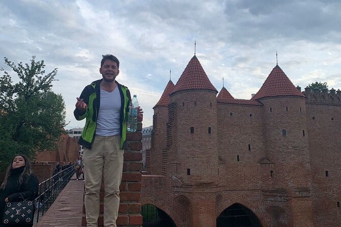 Private Warsaw Old Town & Royal Route Walking Tour – Bestseller - Holy Cross Church: Chopin’s heart returns to Warsaw