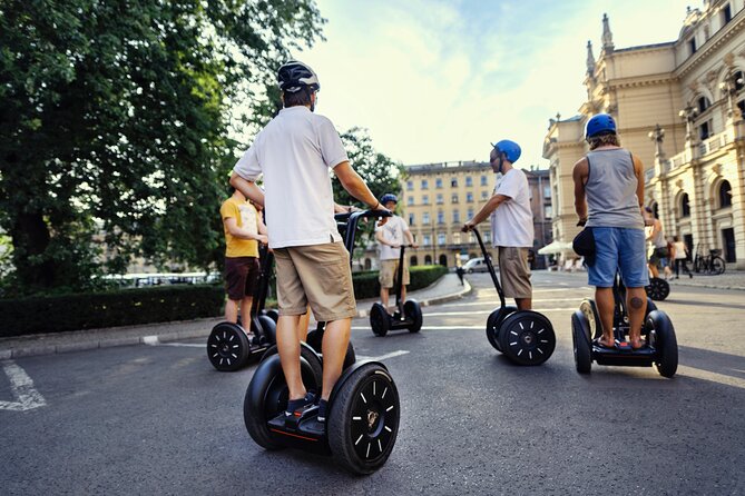 Segway Tour Warsaw: Praga Tour - 2-Hours of Magic! - Meeting at Chmielna 2: getting set up without losing your day