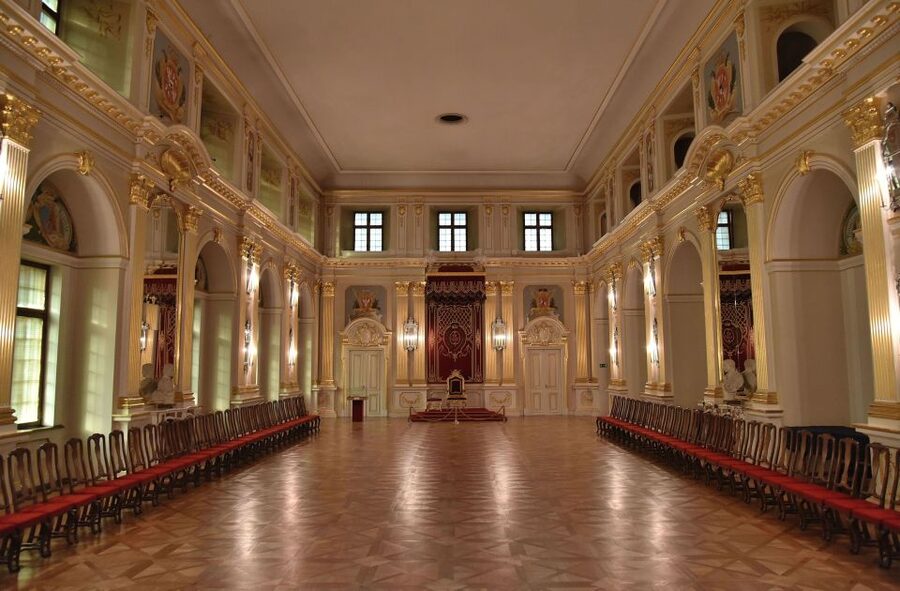 Skip-the-Line Warsaw Royal Castle Private Guided Tour - FAQ