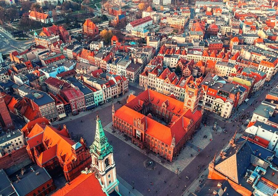 Small-Group Tour from Warsaw to Torun with Lunch - Arriving in Toruń: Start at Rynek and Get Oriented Fast