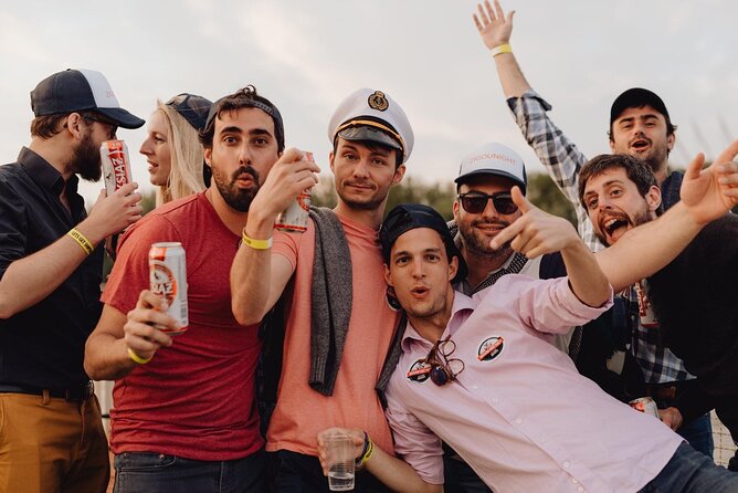 Sunset Boat Tour with Unlimited Drinks in Warsaw - Onboard energy: DJ, drinking games, and a photographer