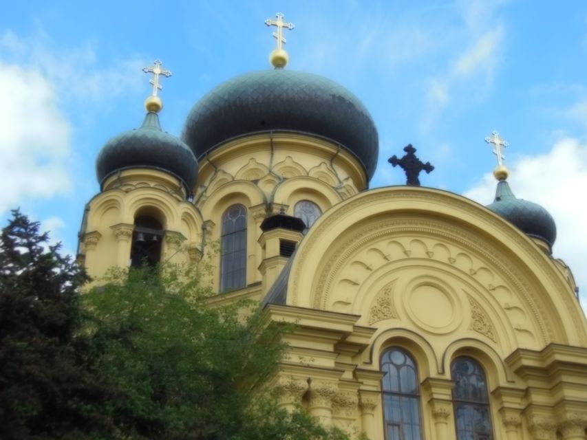 Warsaw: 2-Hour Praga Walking Tour - The Warsaw Zoo director and his wife: why this story matters
