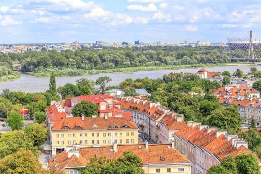 Warsaw: 2-Hour Praga Walking Tour - Praga on the right bank: why this Warsaw side feels different