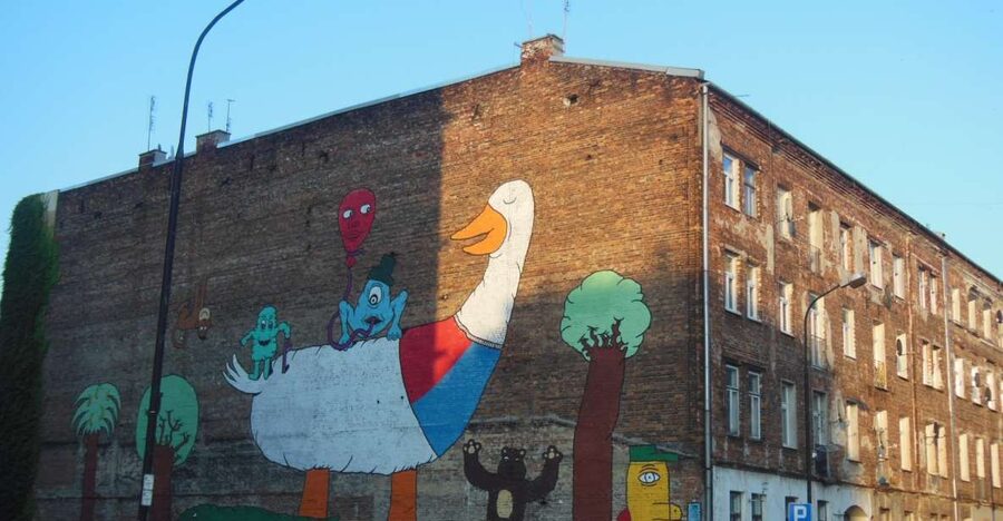 Warsaw: 2-Hour Praga Walking Tour - Starting at Maria and Magdalena: get your bearings fast