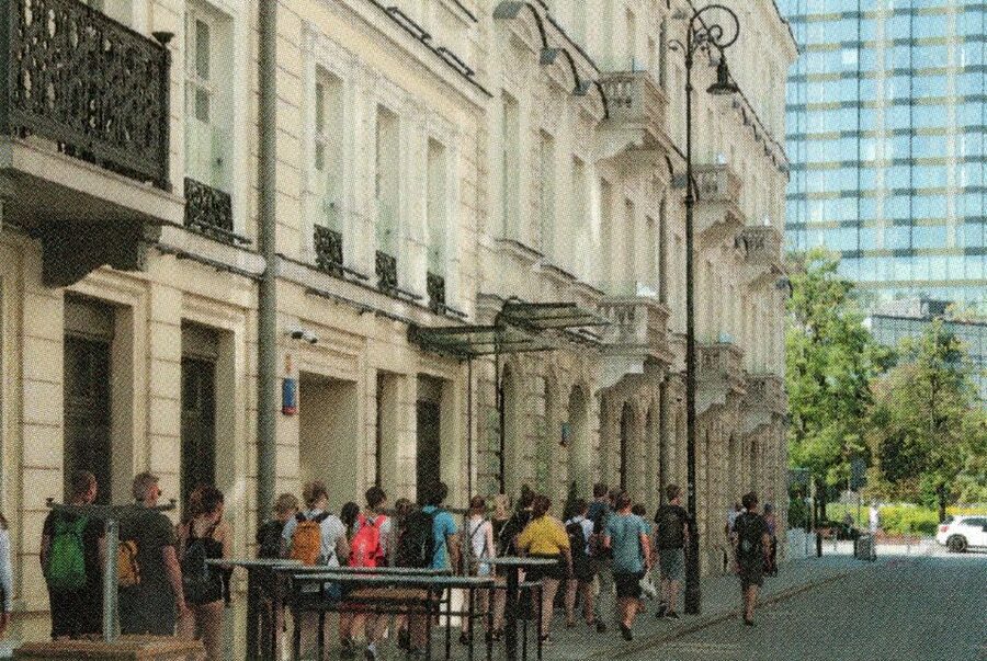 Warsaw: 2-Hour Tour of Daily Life in the Ghetto Warsaw - Umschlagplatz and the Monument Symbolism