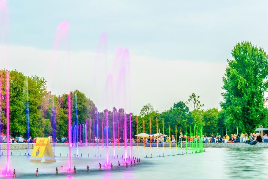 Warsaw: 3-Hour Guided City Highlights Tour by Segway - Multimedia Fountain Park + the riverside combo: why this pairing works