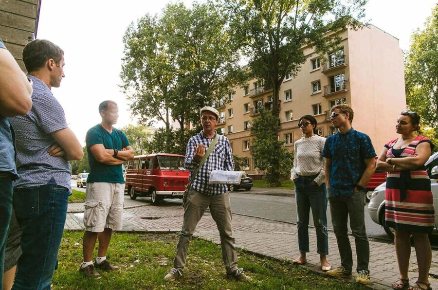 Warsaw: Behind the Scenes City Tour with Hotel Pickup - Guides, Humor, and the Pace of 3 Hours