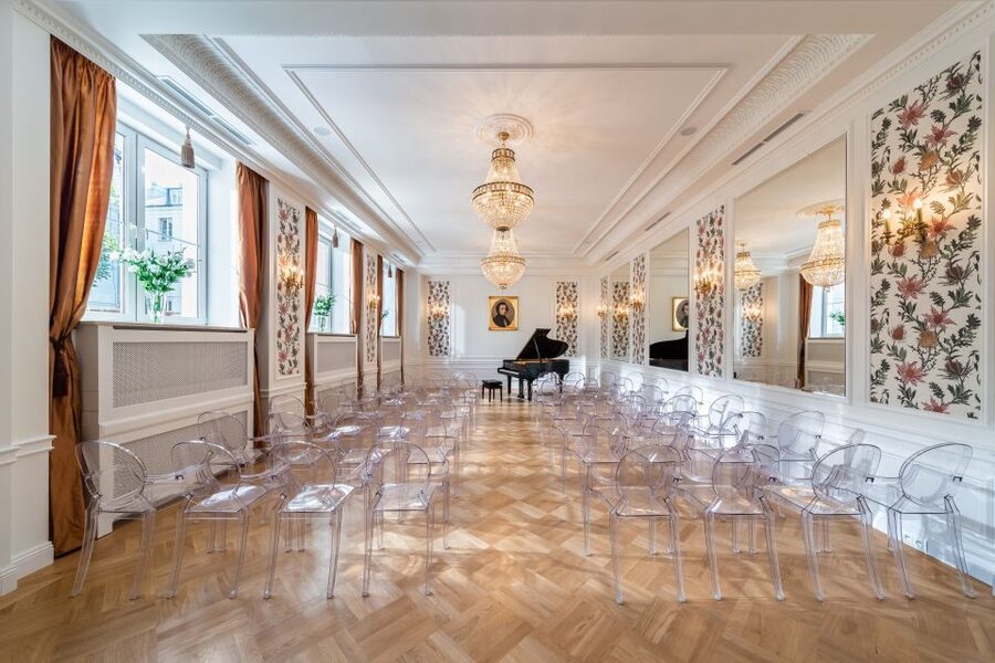 Warsaw: Chopin Concert Ticket With Glass of Champagne - Timing it with Warsaw Old Town: start romantic, end with dinner