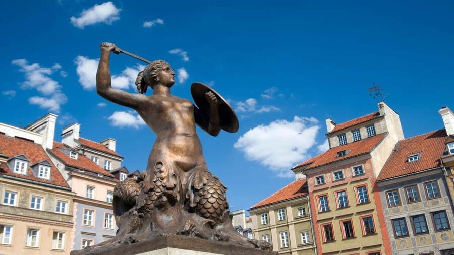 Warsaw City Game: Discovering Famous Polish Heroes - Warsaw Heroes City Game: why this format works