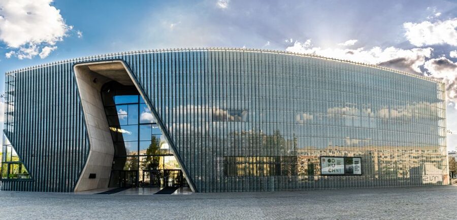 Warsaw: City Highlights Tour with hotel Pick up /Drop Off - The small-group feel, coach comfort, and included snacks