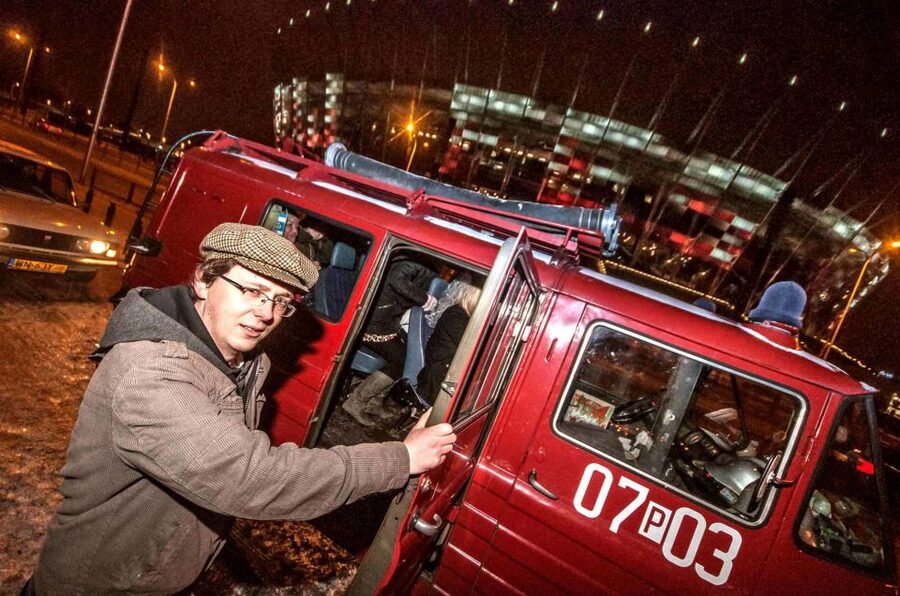 Warsaw: Evening History and Pubs Tour by Retro Minibus - Independent Bars and the Three Vodka Stops: How the Night Gets Social