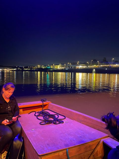 Warsaw: Evening Vistula Cruise with Welcome Drink - The evening Vistula cruise that turns Warsaw into a slideshow