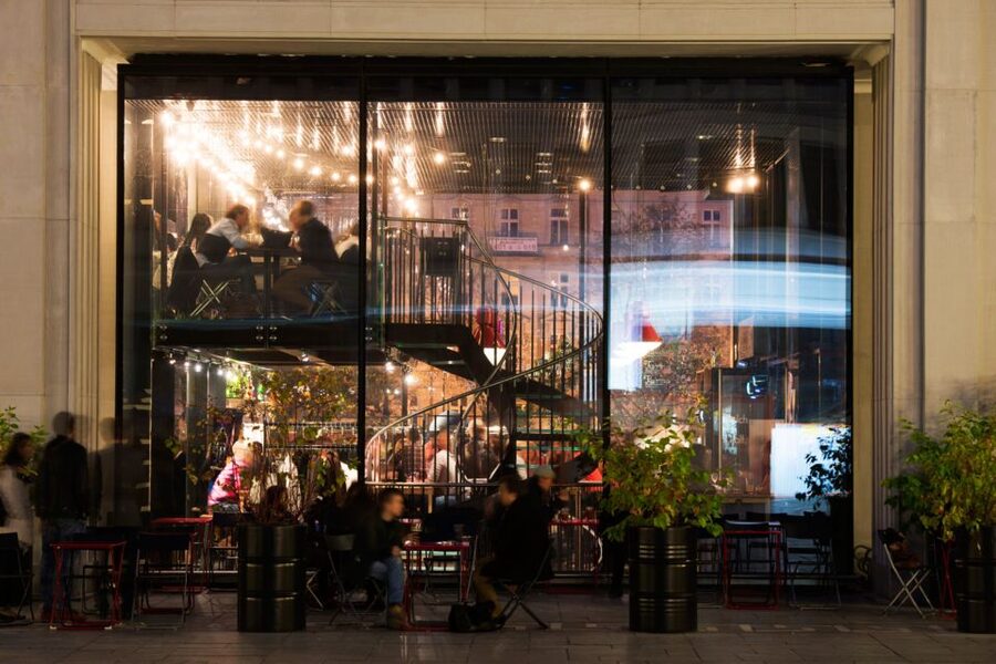 Warsaw: Guided Craft Beer Tour - Stop 1 at Kufle i Kapsle: set your palate before you go far
