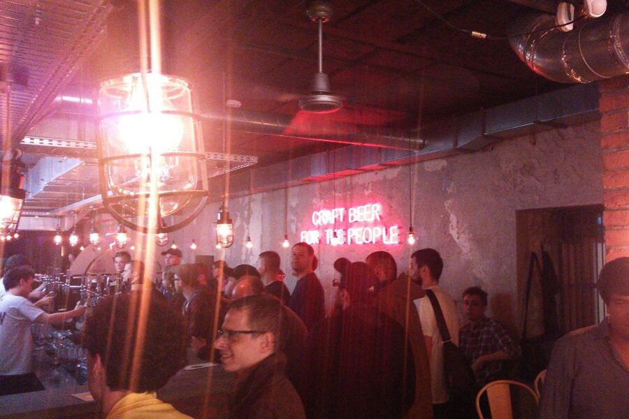 Warsaw: Guided Craft Beer Tour - 10+ tastings and snacks: how to get more from every pour