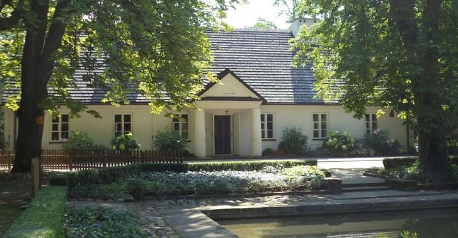 Warsaw: Half-Day Private Chopin Tour to Zelazowa Wola - The ride out of Warsaw: comfort, timing, and countryside mood