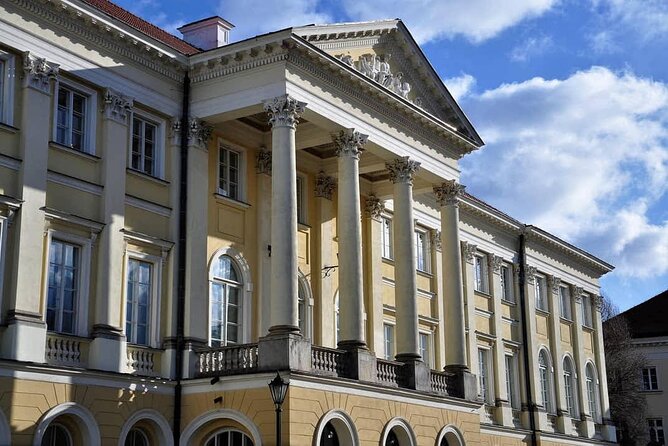Warsaw Highlights by Bike with Breathtaking Sceneries - Castle Square and Old Town Market Square: the postcard zone, minus the crowds