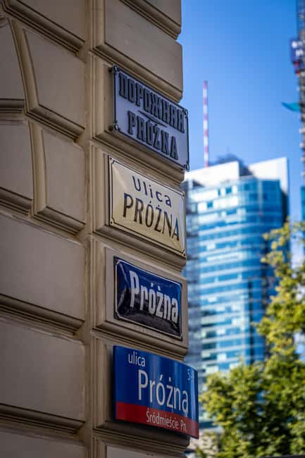 Warsaw: Jewish History Guided Walking Tour in English - Waliców Street: Where Borders Were Real Lines and History Followed